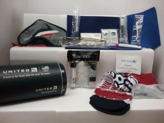 United Airlines Proud To Fly Team Usa Amenity Kit Combs Toothpaste Brush & Socks