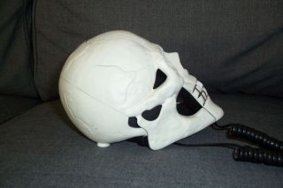 Skeleton Skull Head Novelty Corded phone with Light - Up Eyes 2