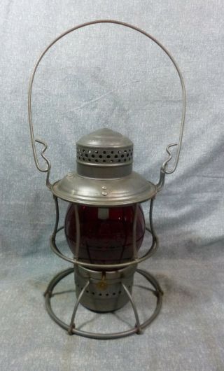 Antique Armspear Maine Central Railroad M.  C.  R.  R.  Lantern With Red Globe - Vgc