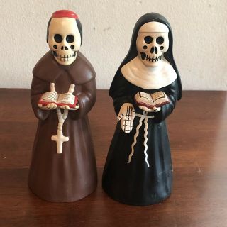 Day Of The Dead Folk Art Clay Hand Painted Nun & Priest Figurines 7.  5” X 3.  5”
