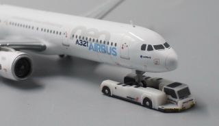 Airbus House Color A321neo Reg:d - Avxa With Aircraft Tug Truck 1:400 Lh4088