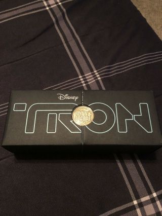 Limited Edition Disney Tron Legacy Disc Pin Box Set With Flynn’s Arcade Coin
