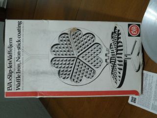 Vintage Waffle Iron Heart Shape Maker Nonstick Norway Primitive Farm 203752 CIB 7