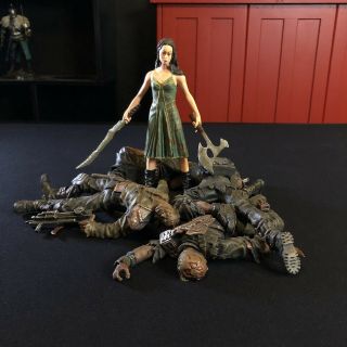 Serenity " River Triumphant " Limited Statue - Diamond Select Firefly Tam Figure