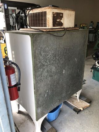 Vintage general electric refrigerator (GE). 5