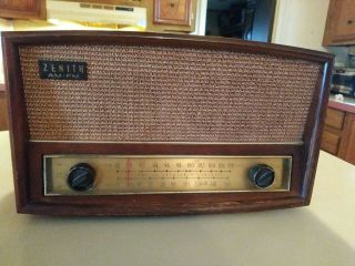 Vintage Zenith Am - Fm Wooden Tube Radio Model G - 730,