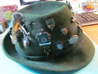 Vintage German Style Octoberfest Green Felt Hat With 22 Pins Boar Brush Small