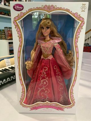 Disney Store Sleeping Beauty Limited Edition Aurora Pink Dress 17 " Doll Le
