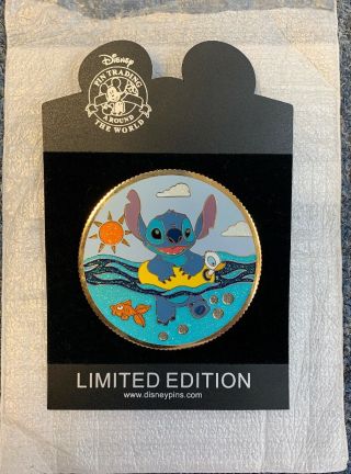 Disney Pin 69707 Jumbo Coin Series Lilo & Stitch Swimming W/ Duck Tube Le 300