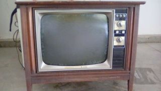 1960s Motorola 25 " Color Console Tv