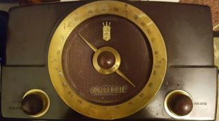 Vintage Zenith Model H725 Bakelite Tabletop Am/fm Radio,