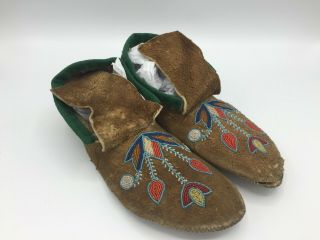 1880 ' s Native American Plains CROW Indian Floral Hide Beaded Moccasins 2