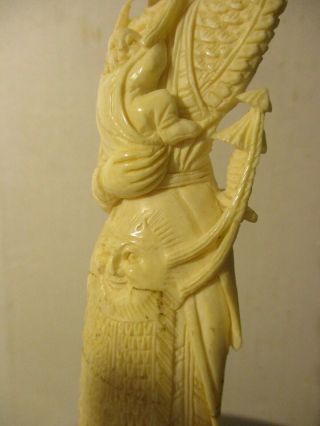 CHINESE HAND CARVED IVORY COLORED RESIN STATUE OF WOMAN FANTASTIC DETAIL 6