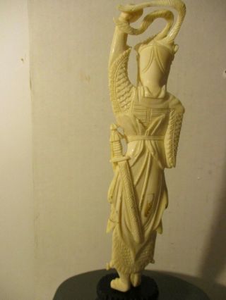 CHINESE HAND CARVED IVORY COLORED RESIN STATUE OF WOMAN FANTASTIC DETAIL 7