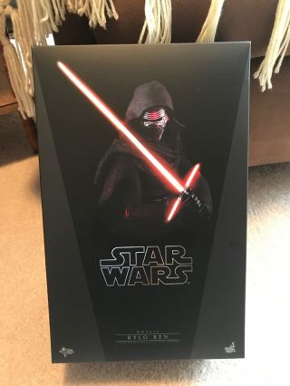 Hot Toys/sideshow: Star Wars - Kylo Ren 1/6th Scale Figure