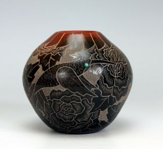 Santa Clara Pueblo Indian Pottery Sgraffito Hummingbird Jar - Gwen Tafoya