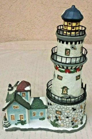 Vintage 2004 Santa ' s Workshop Whitecliff Bay Lighthouse Christmas Village 10 