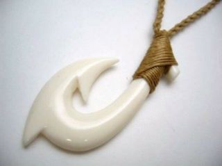 Hawaiian Jewelry Maori Hei Matau Zealand Fish Hook Bone Necklace 35169 - 1