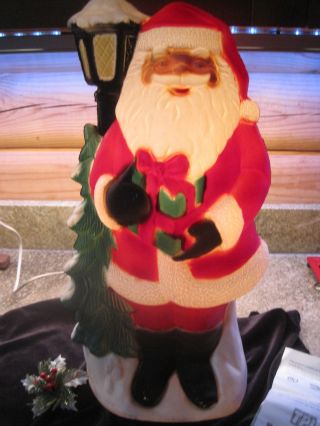 Vintage Christmas Tpi Blow Mold Lighted 18 " Santa Claus W/ Lightpost & Present