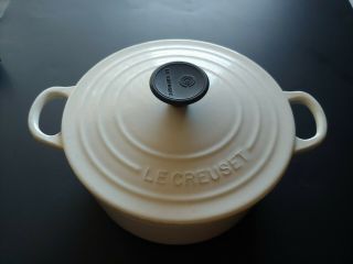 Vintage Le Creuset Cast Iron Enamel White/cream Dutch Oven 2qt 18 With Lid