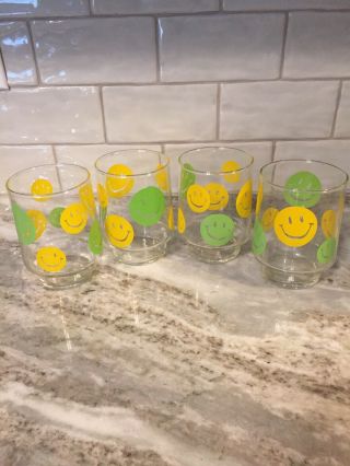 VTG 1970 ' s SET OF 4 SMILEY FACE GLASS TUMBLERS LIBBEY YELLOW GREEN SMILEY FACES 2