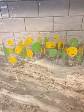 VTG 1970 ' s SET OF 4 SMILEY FACE GLASS TUMBLERS LIBBEY YELLOW GREEN SMILEY FACES 3