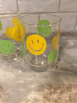 VTG 1970 ' s SET OF 4 SMILEY FACE GLASS TUMBLERS LIBBEY YELLOW GREEN SMILEY FACES 4