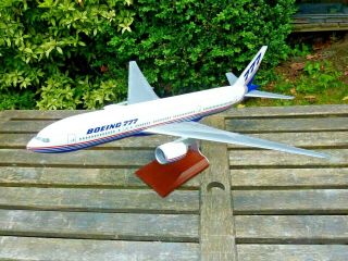Agents Desk Display Aircraft Model 1/100 Space Models B777 Boeing House