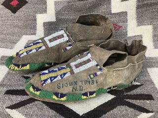 Antique Old Plains Native Moccasins Beaded Sioux Tribe North Dakota