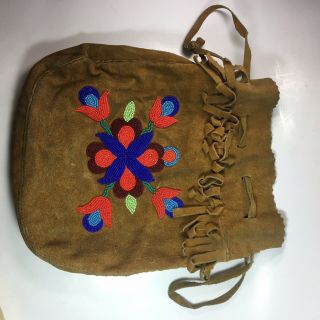 Antique Native American Cree / Woodlands / Plains Beaded Leather Medicine Bag 8