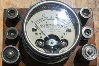 Antique Hoyt DC Volt Meter,  Ammeter Early Electrical Gauge,  Wood Base Rare 2