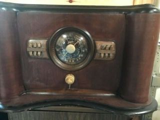 1939 Zenith Console Radio 5808 With 8 - S - 463 Chassis Powers On No Speaker To Test