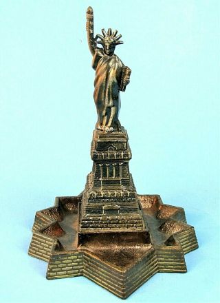 Statue Of Liberty On Fort Wood Vintage Metal Souvenir Building Ashtray 1950s