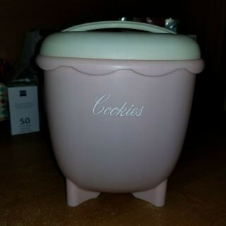 Vtg Mid - Century Blisscraft Of Hollywood Pink Plastic 9 " Cookie Container