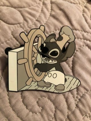 Rare Disneyshopping Stitch As Steamboat Willie Le 250 Pin