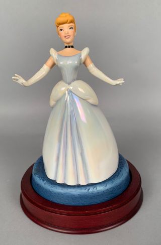 Wdcc Figurine - Off To The Ball - Cinderella Only - Walt Disney Le 710/1000