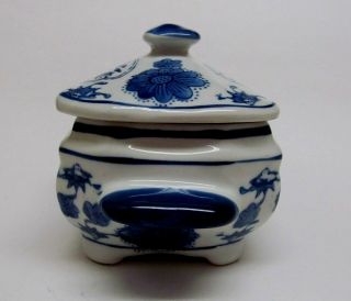 Small Chinese Porcelain Blue & White Tureen Box w/ Lid 3