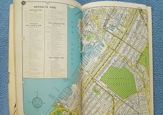 Vintage Hagstrom Pocket Atlas Of York,  Boroughs 1967 Theater District maps 2