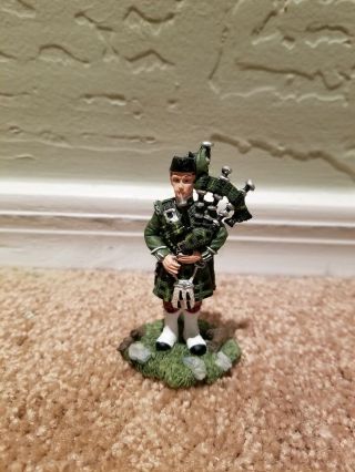 Vintage Collectible Green Scottish Bagpiper Figurine By Sculptures Uk - 3”