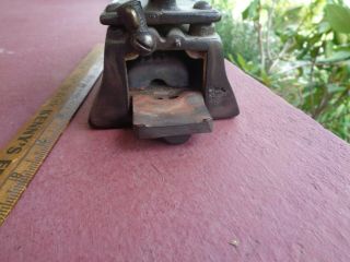 EARLY Antique Cast Iron Sad Iron Natural Gas Iron ODD DIAMOND GRID Bottom UNIQUE 3