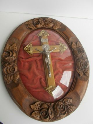 Religious antique catholic Crucifix Cross Under Glass Domed Frame Red Velvet 2