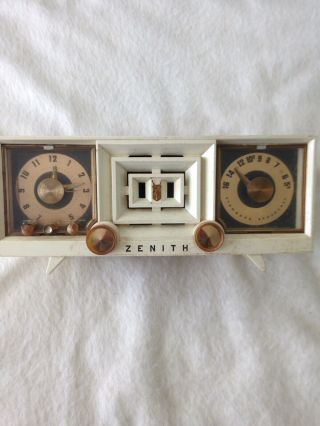 - Vintage Zenith Model X519 - 5 - Tube Clock Radio - Sound.