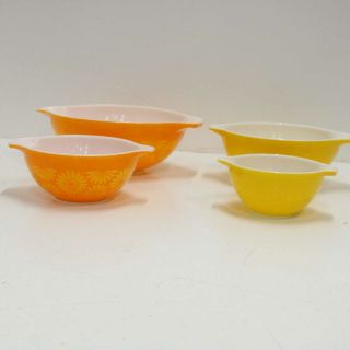 4 Piece Pyrex Daisy 440 - 39 Retro Orange & Yellow Nesting Bowl Set 710