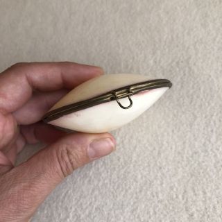 ANTIQUE Vintage CLAM Shell SEASHELL Brass HINGED Coin PURSE Pill TRINKET Box 4