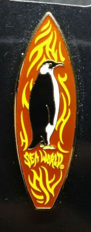 Sea World Busch Gardens Pin Trading Surf Board Series Penguin On Card