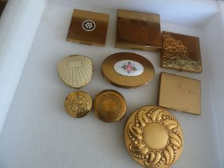 Vintage Powder Compacts 8 And 1 Case