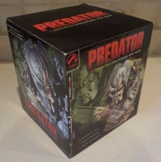 Predator Defeated Mini Bust Palisades Toy 109/4000