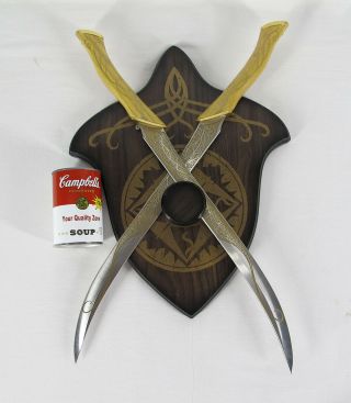 Fighting Knives of Legolas/Lord of the Rings/The Hobbit w/Back Shield NR yqz 3