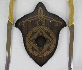 Fighting Knives of Legolas/Lord of the Rings/The Hobbit w/Back Shield NR yqz 4