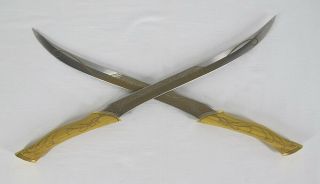 Fighting Knives of Legolas/Lord of the Rings/The Hobbit w/Back Shield NR yqz 7